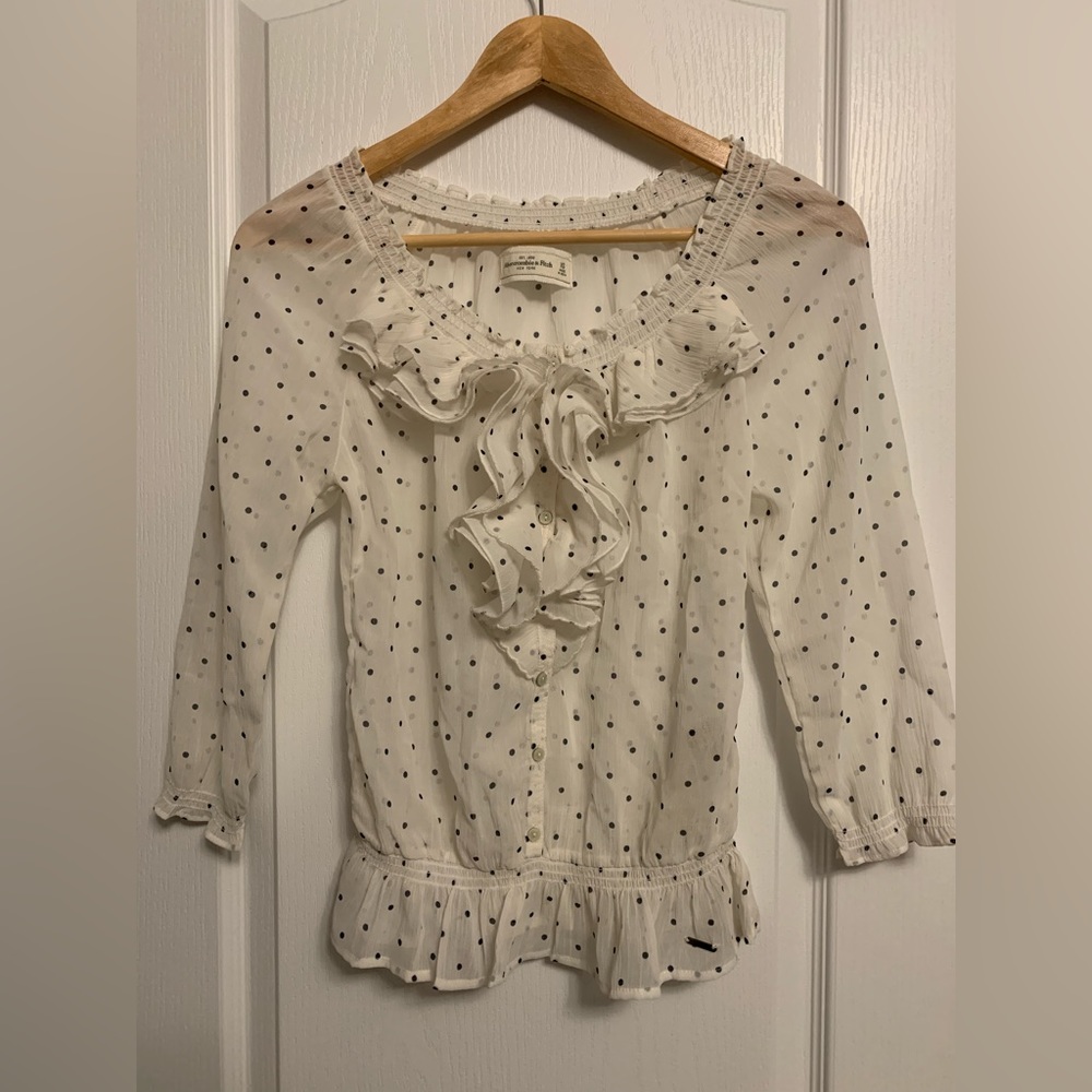 Abercrombie ladies long sleeve blouse in polka dots print, Size XS
